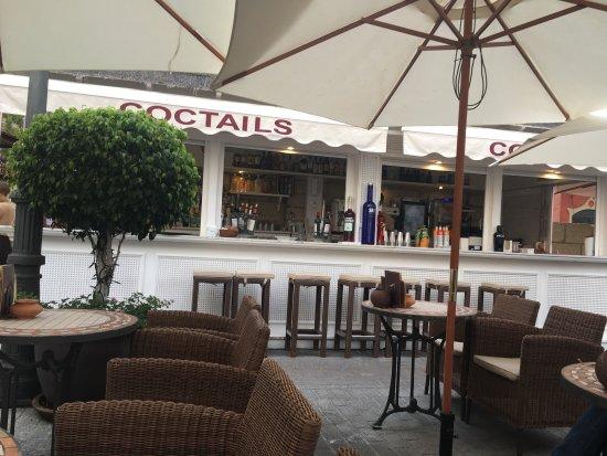 Acanto Cocktail Lounge