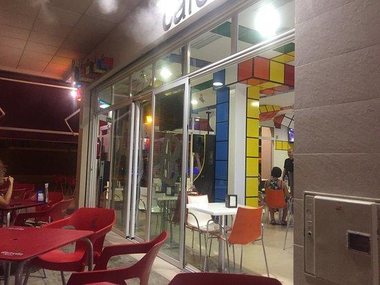 CAFE BAR Rubik