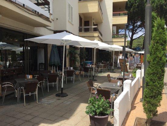 Waikiki Cala Montgo