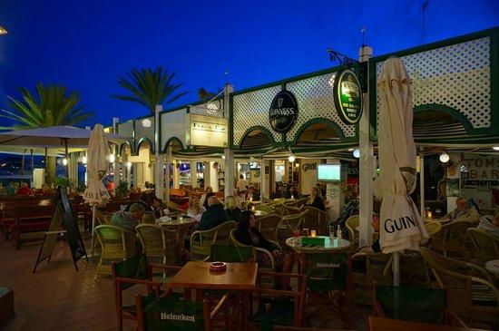 Tom's Bar