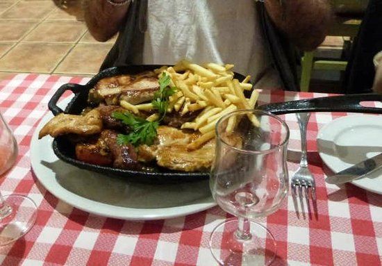 Country Grill La Karina